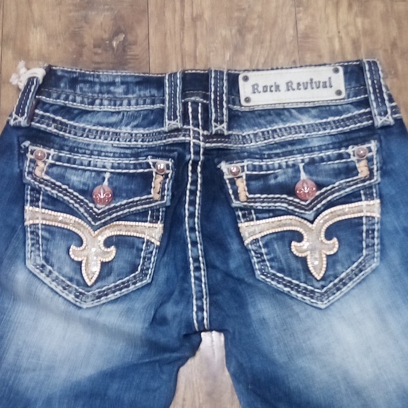 Rock Revival Women's 26 Capri Angie Embellished Shimmer Distressed NWT - Picture 9 of 11